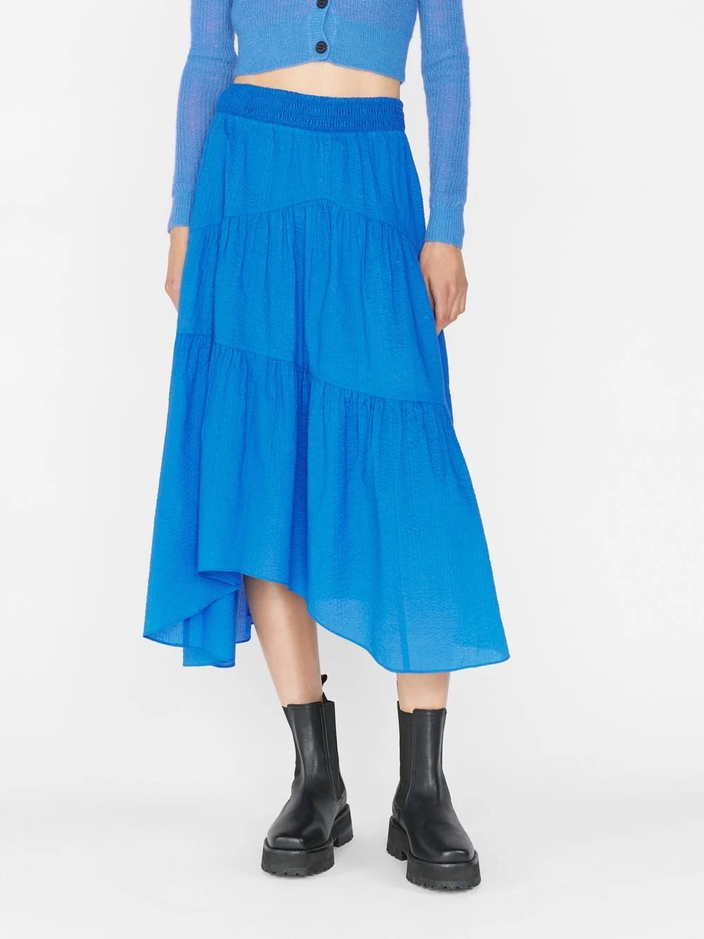 FRAME Gathered Seam Midi
Skirt Blue Tiered Elastic Waist
Size M